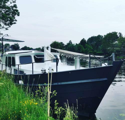 Private Ship With Wellness And Beautiful Design