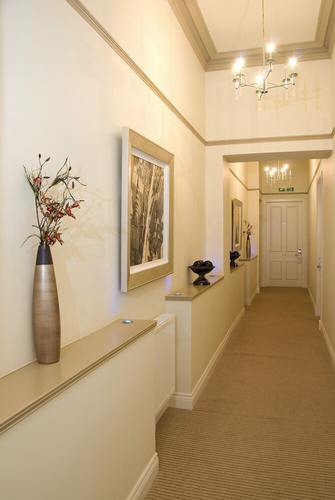 Number 10 Hotel