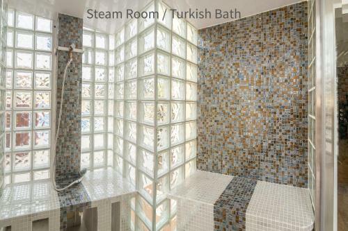 Villa Acqua-jacuzzi-heatable Pool-sauna-gym-snooker