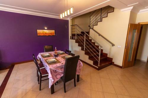 Sergio�s Place - Farm Village