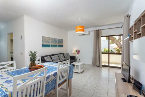 Apartamento Fresh Sunny Flat With Pool & Terrace By Host Wise