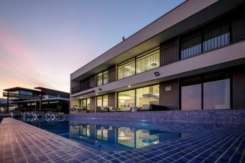 Luxury Villa - �guia Mar