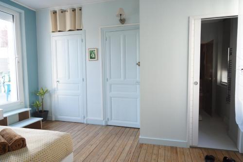 Apartamento 72m� Avec Terrasse Dans Demeure Angevine de 2 �tages