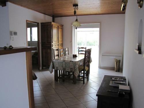Maison Angles , 4 Pi�ces, 6 Personnes - Fr-1-357-273