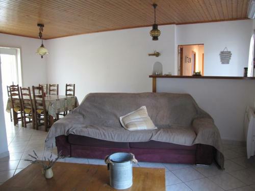 Maison Angles , 4 Pi�ces, 6 Personnes - Fr-1-357-273