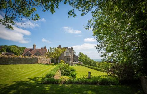 Lodge Lympne Castle Cottages