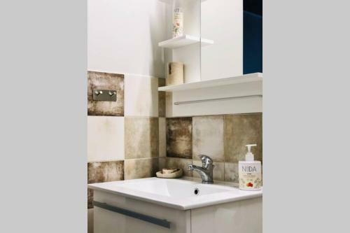 Bangu Apartment With Terrace In Old Town