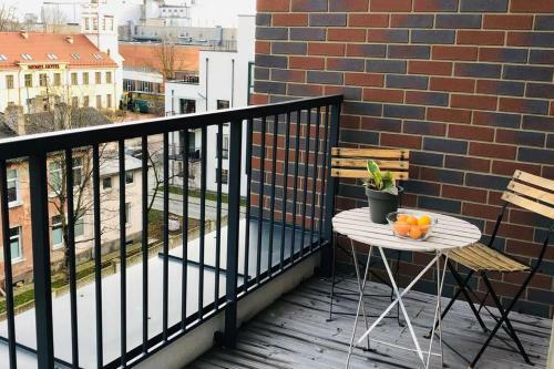 Bangu Apartment With Terrace In Old Town