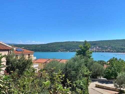 Apartments With A Parking Space Cizici, Krk - 19214