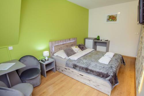 Bed & Breakfast Le?ny Dworek