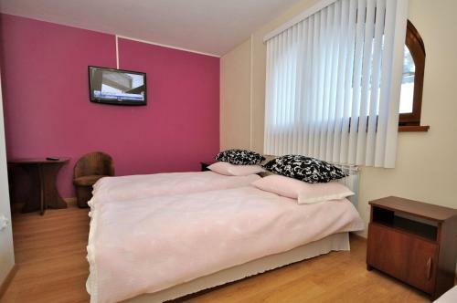 Bed & Breakfast Le?ny Dworek