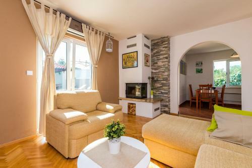 Villa Doli - Lovely Holiday Home With Private Pool