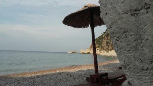 Sea-side Old Stone Villa With A Private Garden