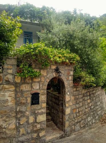 Sea-side Old Stone Villa With A Private Garden