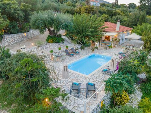 Private Villa Close To Famous Myrtos Beach With Private Boat!