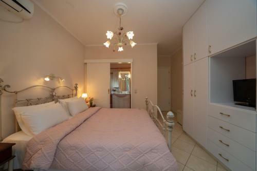 Private Villa Close To Famous Myrtos Beach With Private Boat!