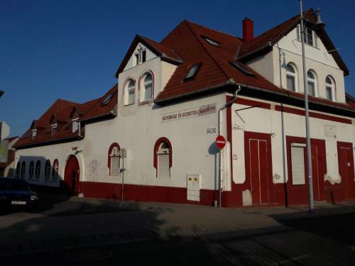 Hostal Triniti Vend�gh�z