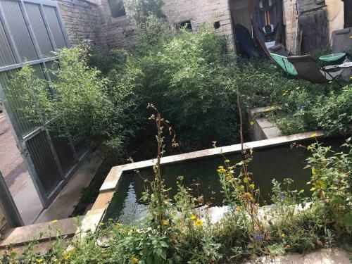 Maison Au Bord De L?eau D?un C�ramiste