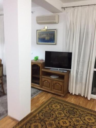 Apartments With A Parking Space Brela, Makarska - 17371