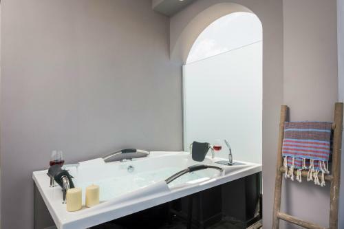 Sun Ray Luxury Apartments