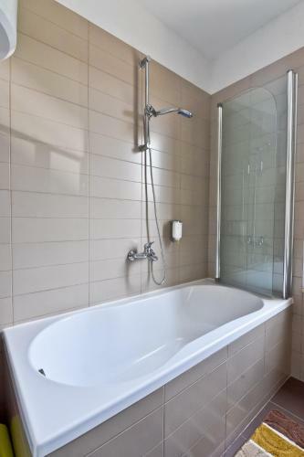 Apartmani Astrado Petr?ane