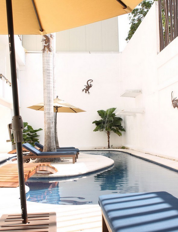 El Hotelito