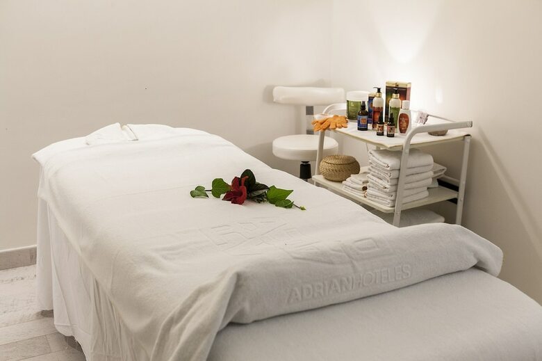 Hotel Col�n Guanahan� Adults Only