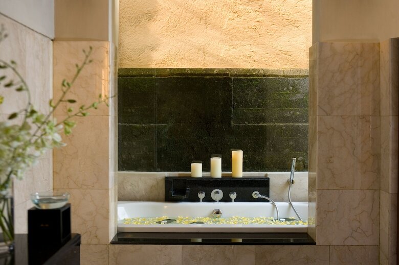 Hotel Kamandalu Resort & Spa