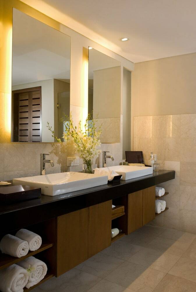Hotel Kamandalu Resort & Spa