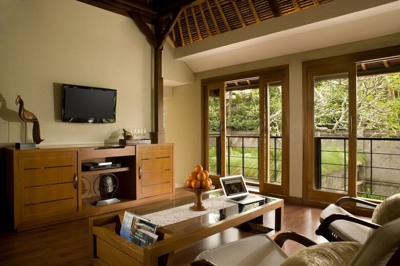 Hotel Kamandalu Resort & Spa
