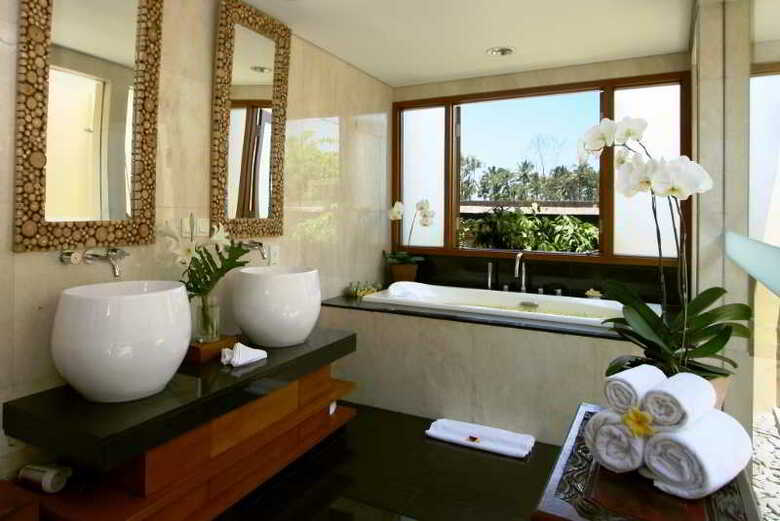 Hotel Kamandalu Resort & Spa