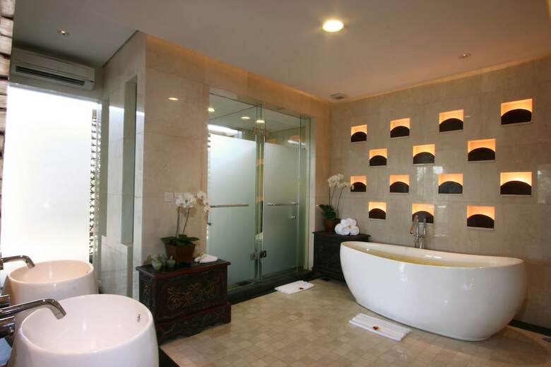 Hotel Kamandalu Resort & Spa