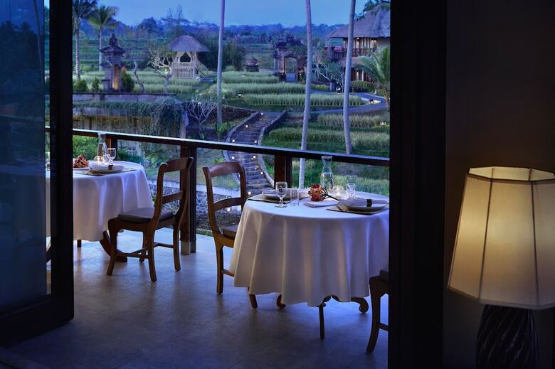 Hotel Kamandalu Resort & Spa