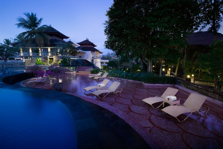 Hotel Kamandalu Resort & Spa