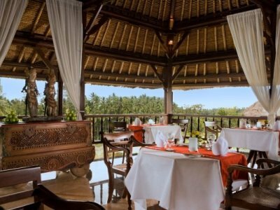 Hotel Kamandalu Resort & Spa
