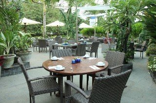 Hotel The Oasis Beach Benoa Bali