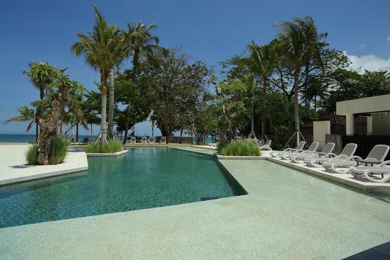 Hotel Santika Premiere Beach Resort