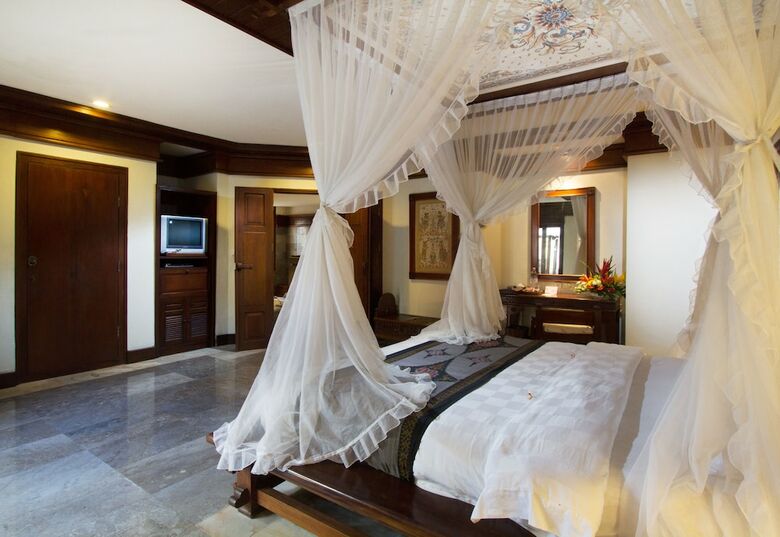 Hotel Grand Balisani Suites