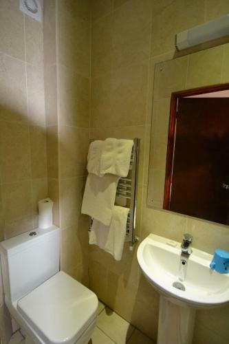 Hostal Airport Guest House