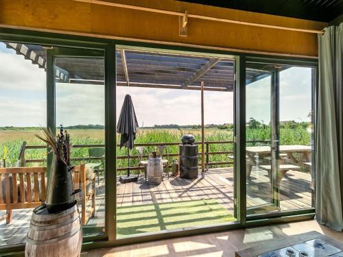 Homey Bungalow In Callantsoog With Terrace