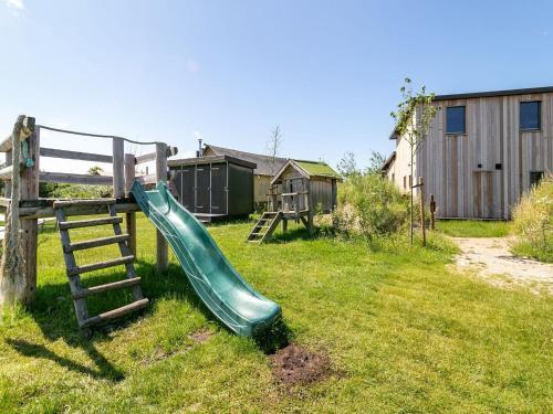Lovely Bungalow In Callantsoog With Garden