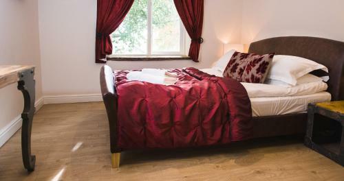 Romneys Apartments