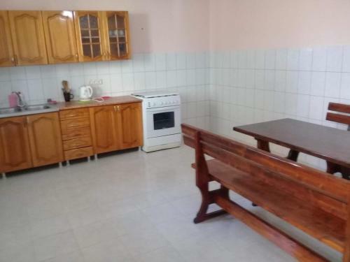 Hostal Guesthouse On Ardzinba 180