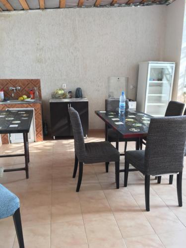 Hostal Guest House L.a.v.