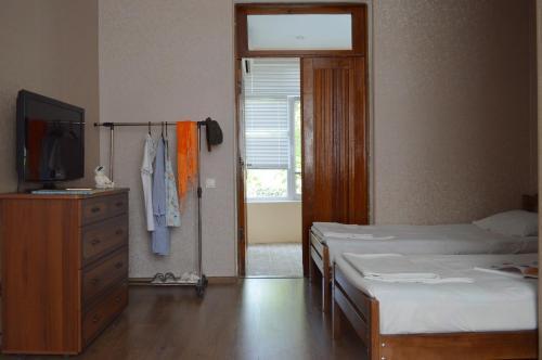 Hostal Guest House On Kabardinskaya 107