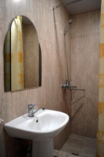 Hostal Guest House On Kabardinskaya 107
