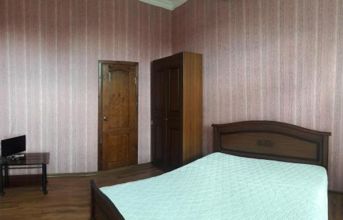 Hostal Guest House On Ardzinba 215