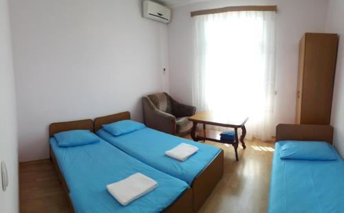Hostal Guest House On Ardzinba 215