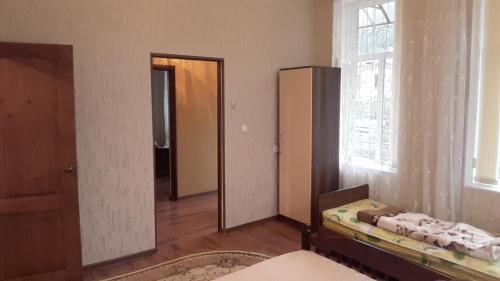 Hostal Guest House On Ardzinba 215