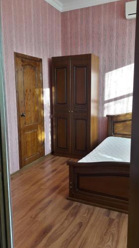 Hostal Guest House On Ardzinba 215